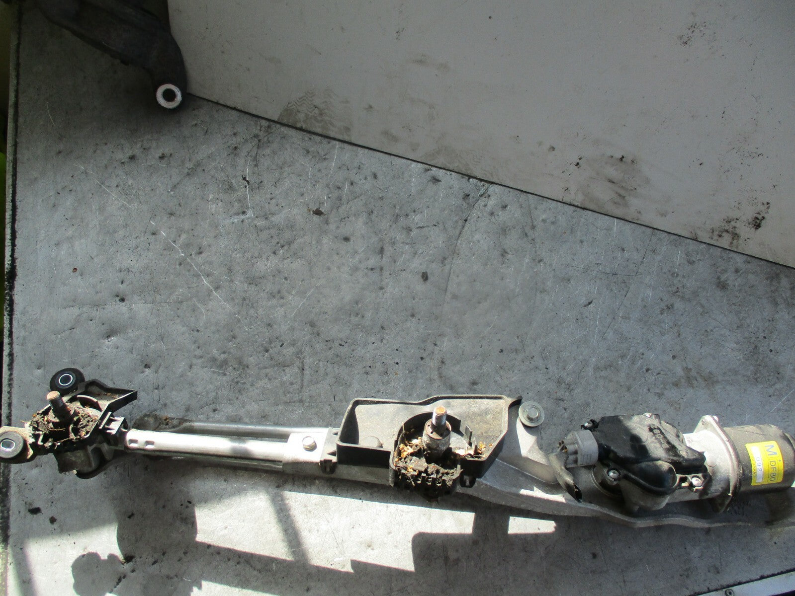 BMW 1 SERIES F21 FRONT WINDSCREEN WIPER MOTOR LINKAGE