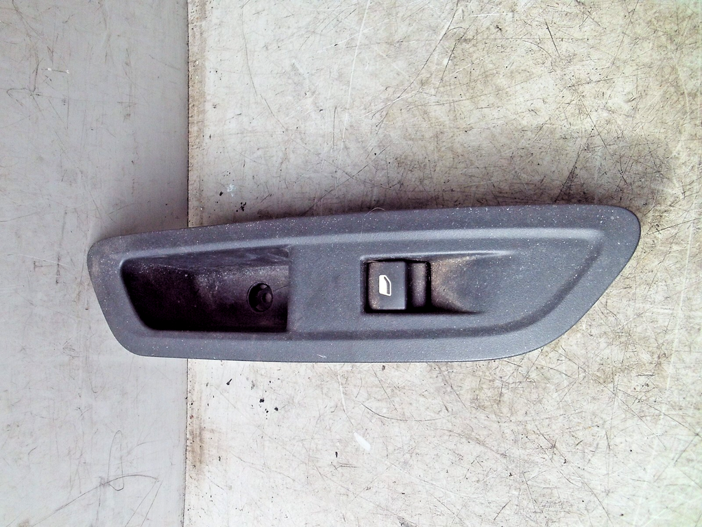 21 CITROEN C4 MK3 NSR PASSENGER SIDE REAR LEFT WINDOW CONTROL SWITCH 9831081580