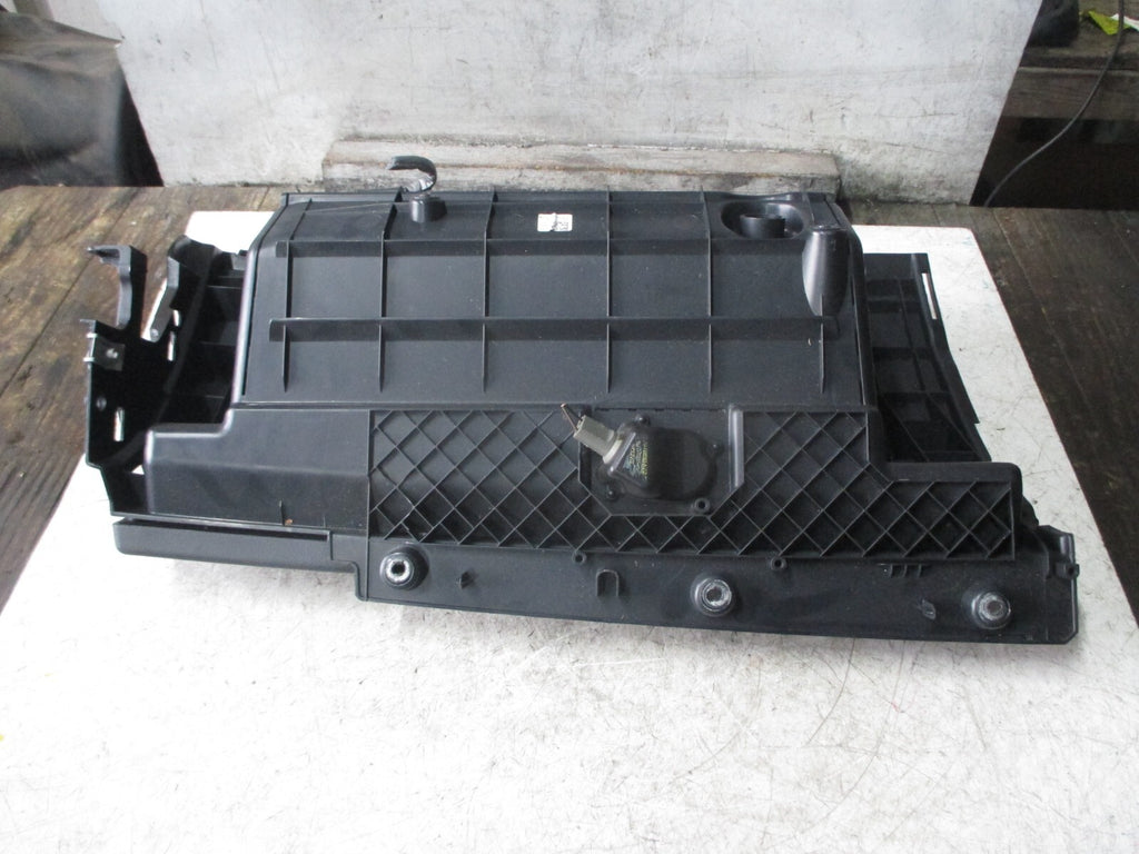 JAGUAR XE 2016 2.0 DIESEL GLOVE BOX BLACK GX730060T10AC