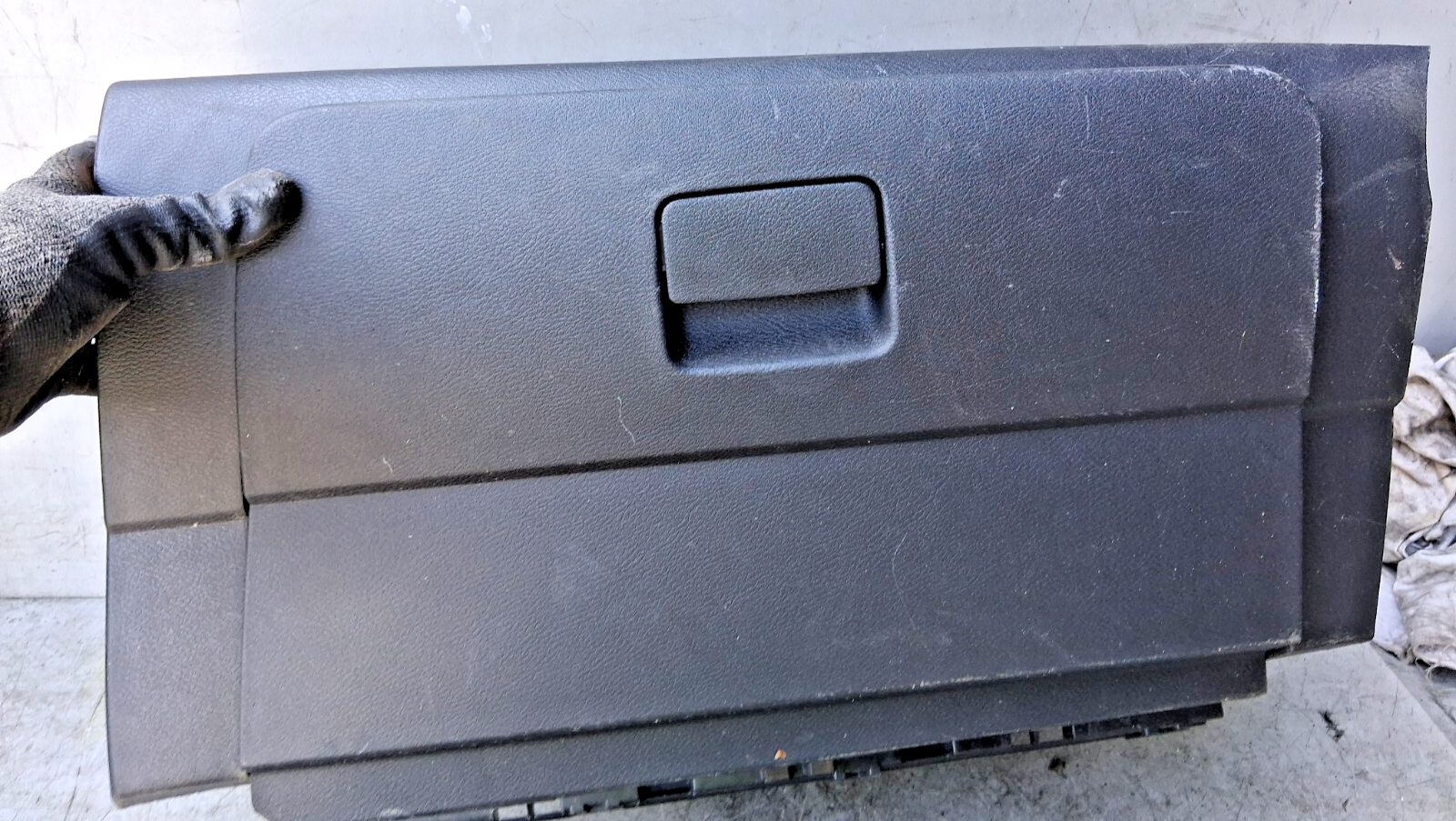 2019 NISSAN MICRA K14 DASHBOARD GLOVE BOX FRONT STORAGE COMPARTMENT 685105FF