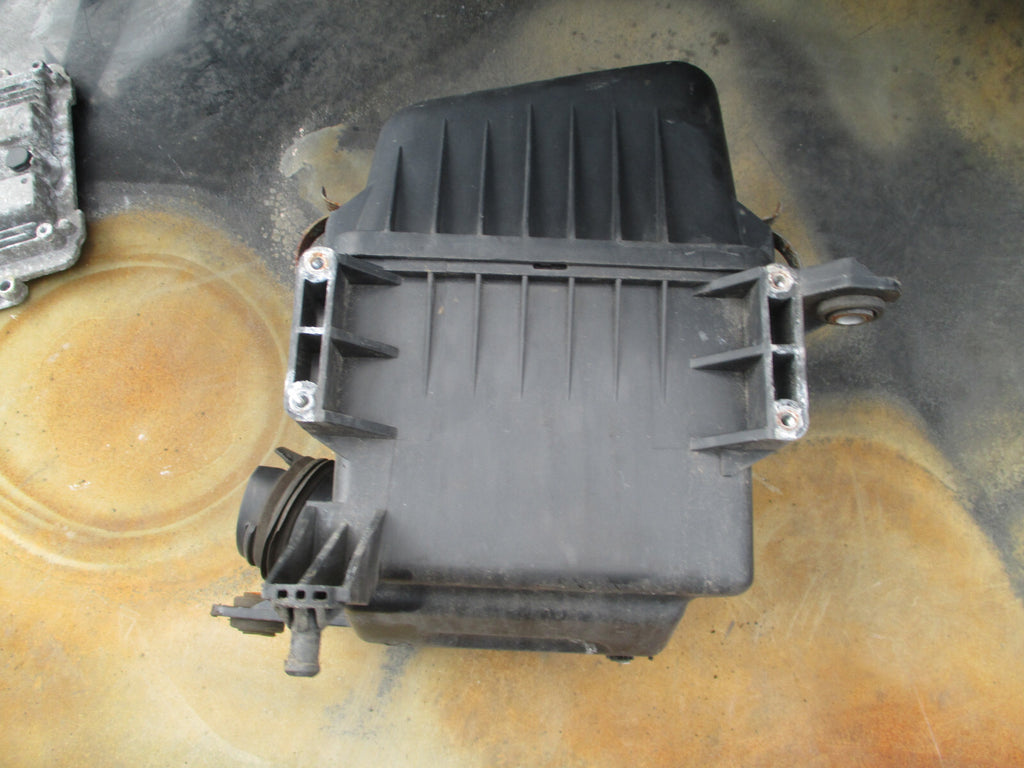 HYUNDAI I30 2010 1.6 DIESEL AIR FILTER BOX 281002H200