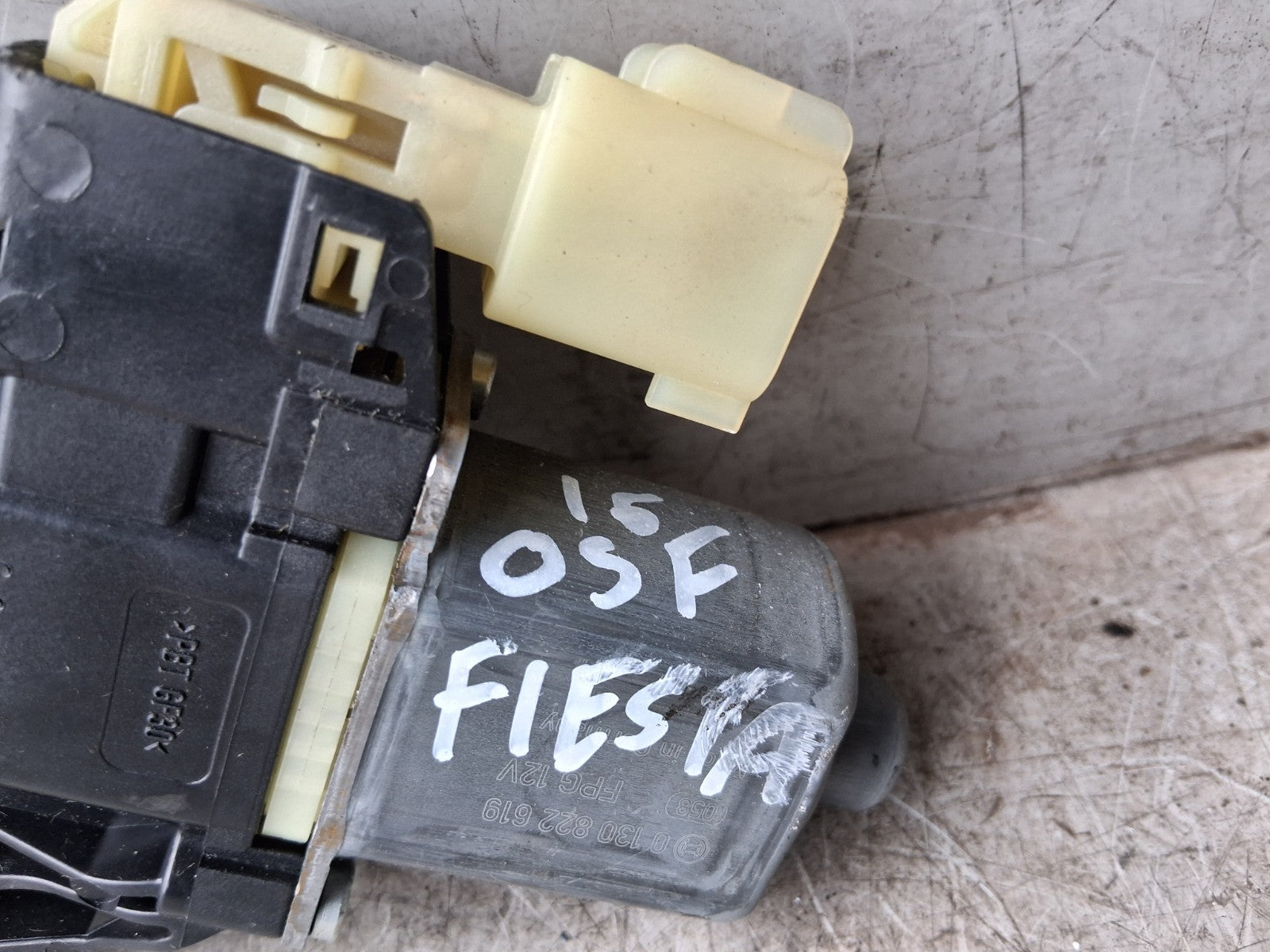 FORD FIESTA MK7 2016 5 DOOR OSF DRIVER SIDE DOOR SIDE WINDOW MOTOR 8A6114553B