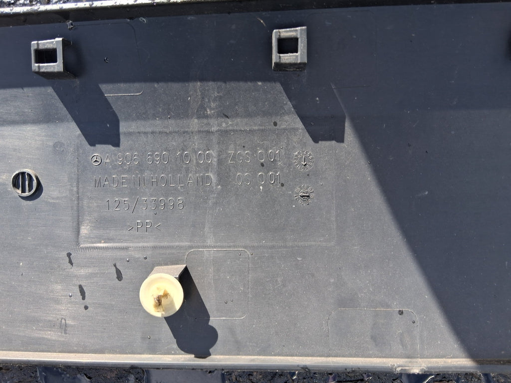 2016 MERCEDES SPRINTER W906 OSR DRIVER SIDE REAR TRIM MOULDING A9066901000