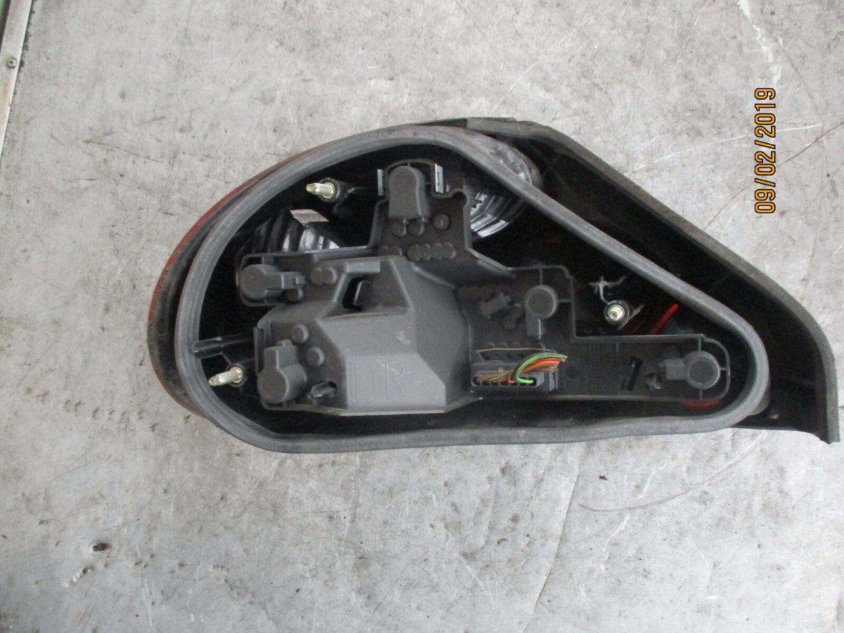 JAGUAR X TYPE X400 OSR DRIVER SIDE REAR LIGHT TAIL LIGHT 89022633