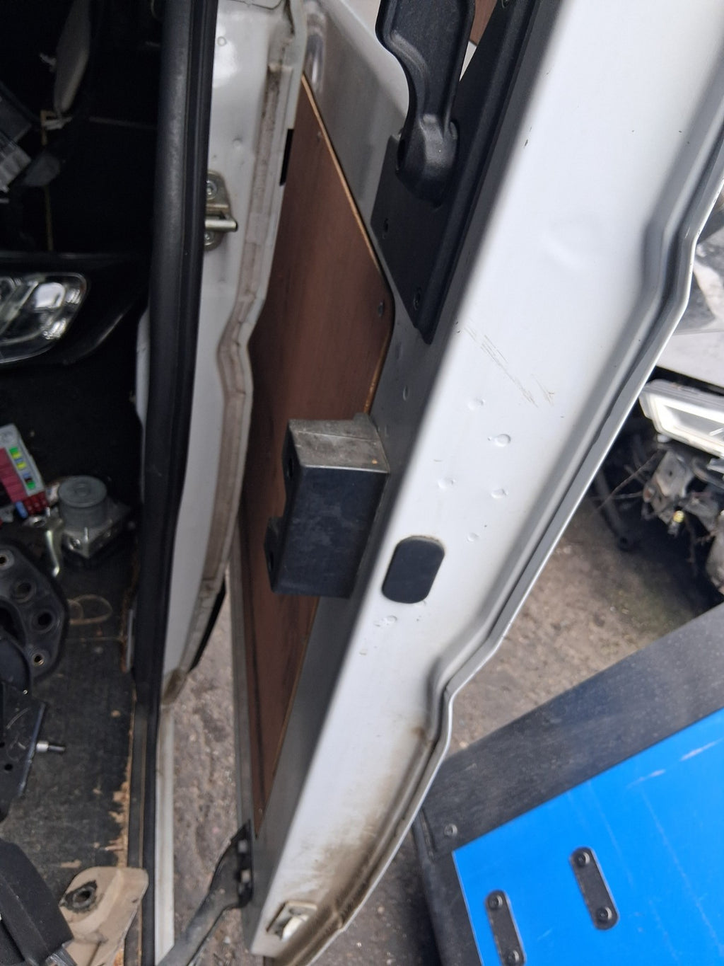 2023 FIAT DUCATO MK3 NSR PASSENGER SIDE SLIDING DOOR LOCK MECHANISM