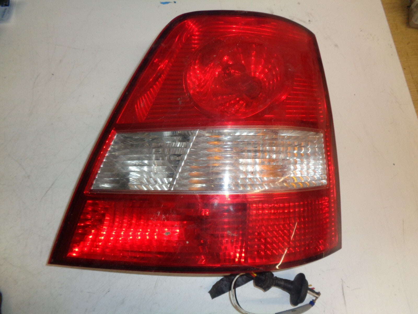KIA SORENTO 2005 OSR DRIVER SIDE REAR TAIL LIGHT