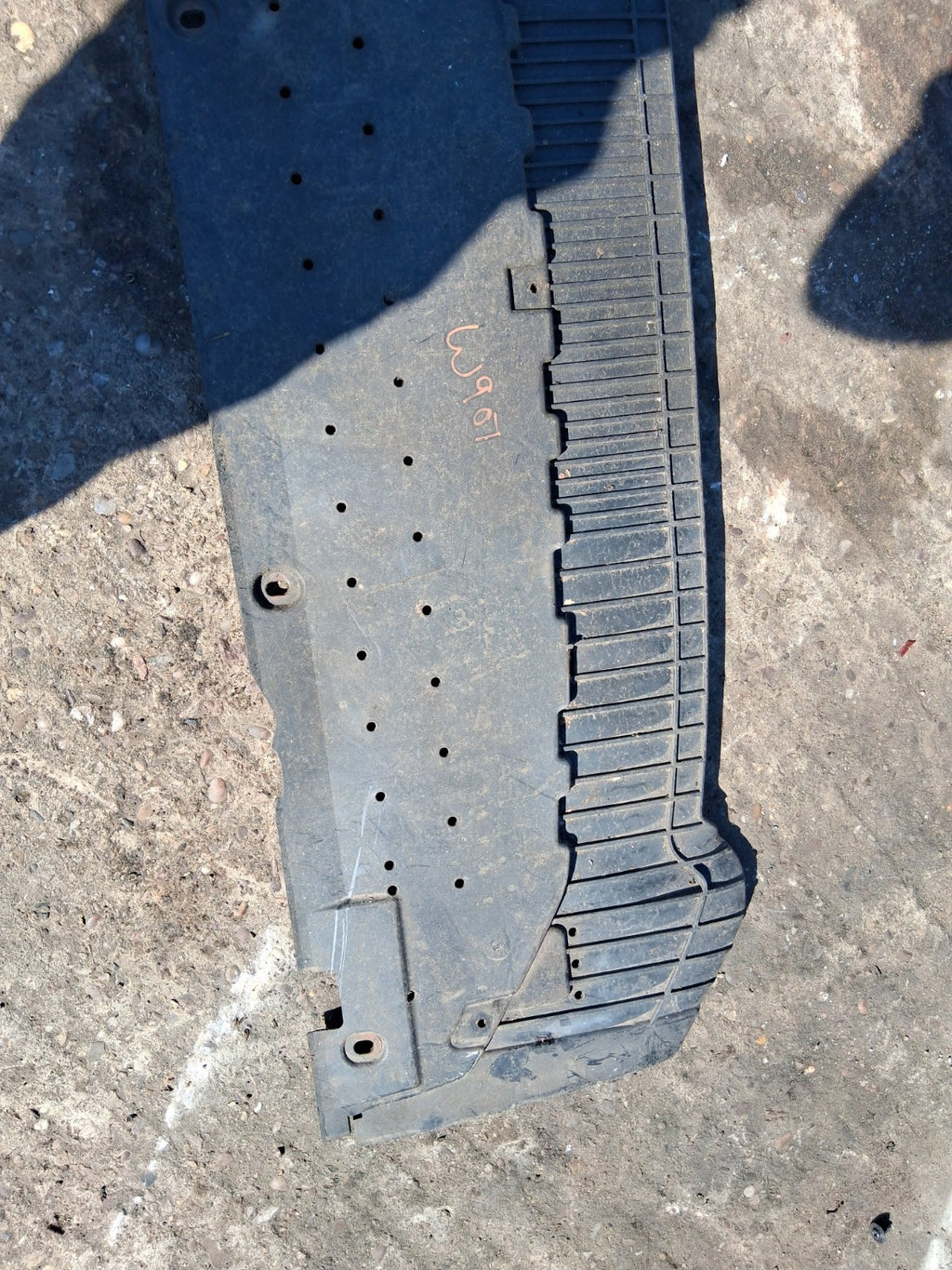 2008 AUDI A4 B8 FRONT BUMPER RADIATOR GRILL 8K0807233