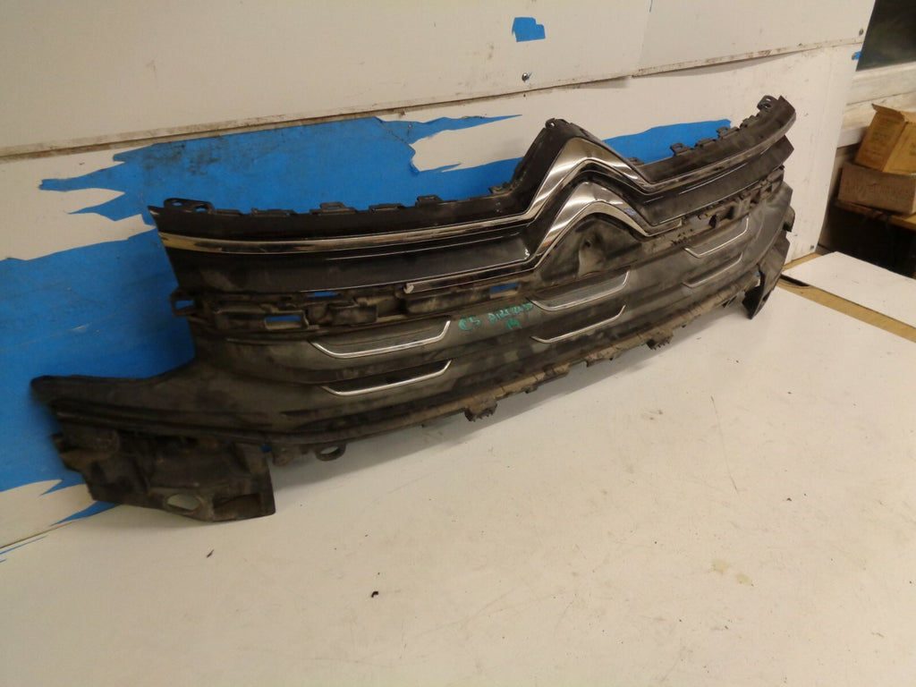 CITROEN C5 AIRCROSS 2019 FRONT BUMPER CHROME GRILL DAMAGED