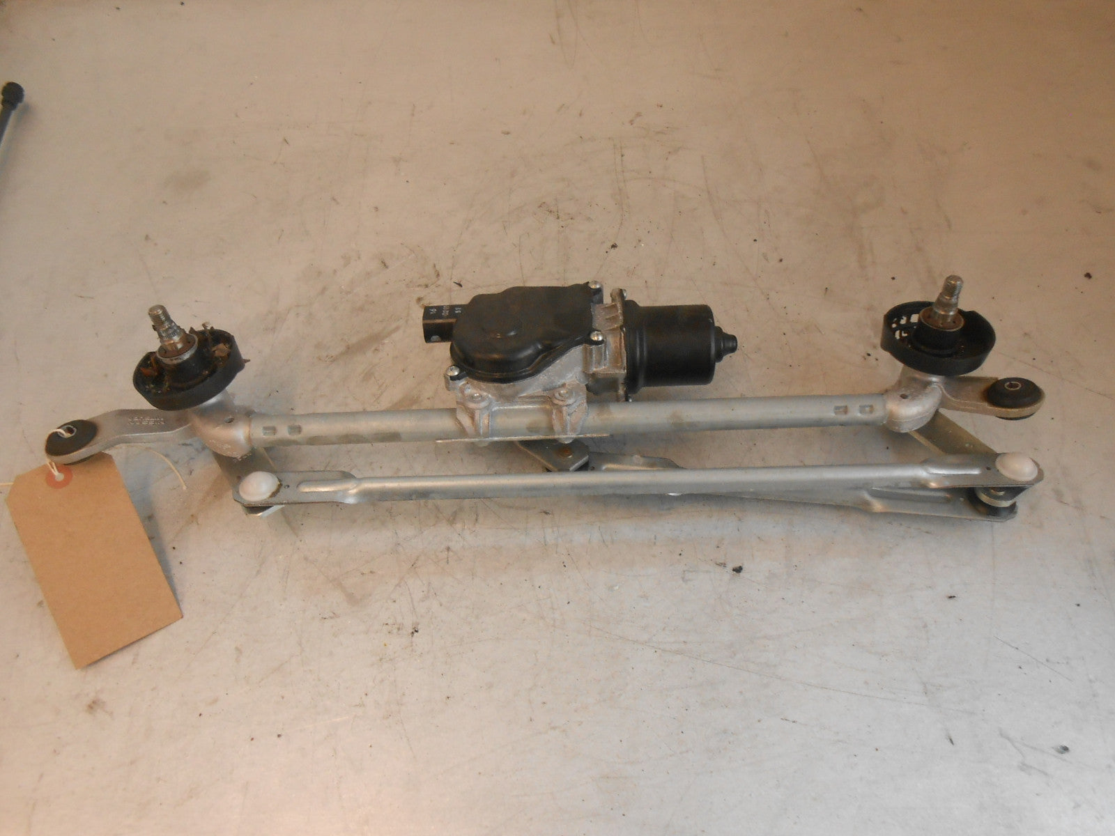 RENAULT KADJAR 2016 WINDSCREEN SCREEN SHIELD WIPER MOTOR & WIPER LINKAGES