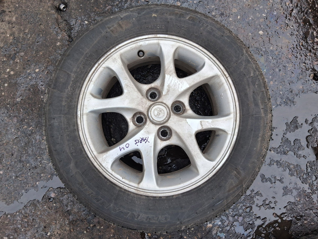 2004 TOYOTA YARIS MK1 14 INCH ALLOY WHEEL WITH TYRE 175/65R14
