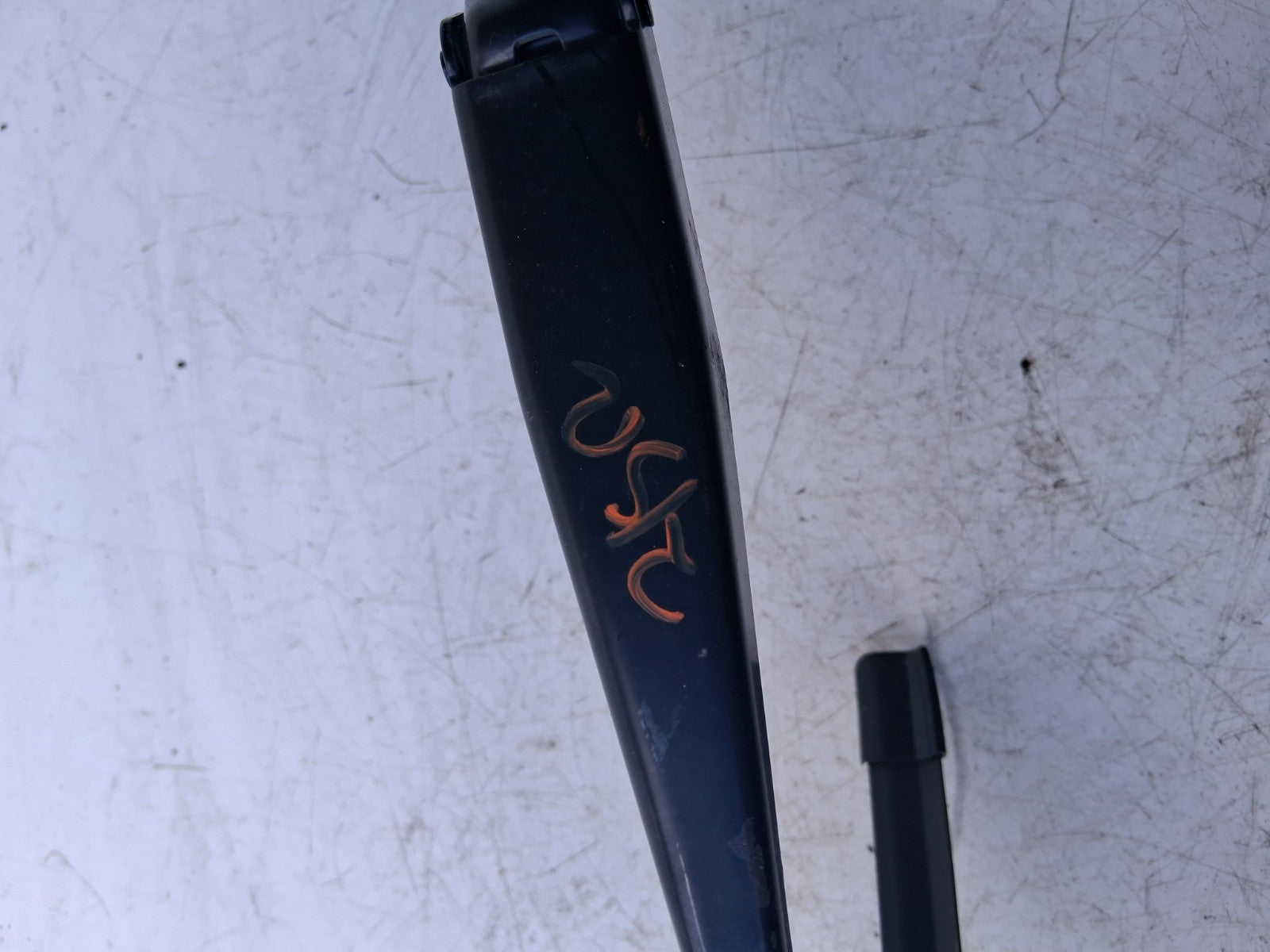 2024 BMW 2 SERIES FRONT WINDSCREEN WIPER ARM 745396205