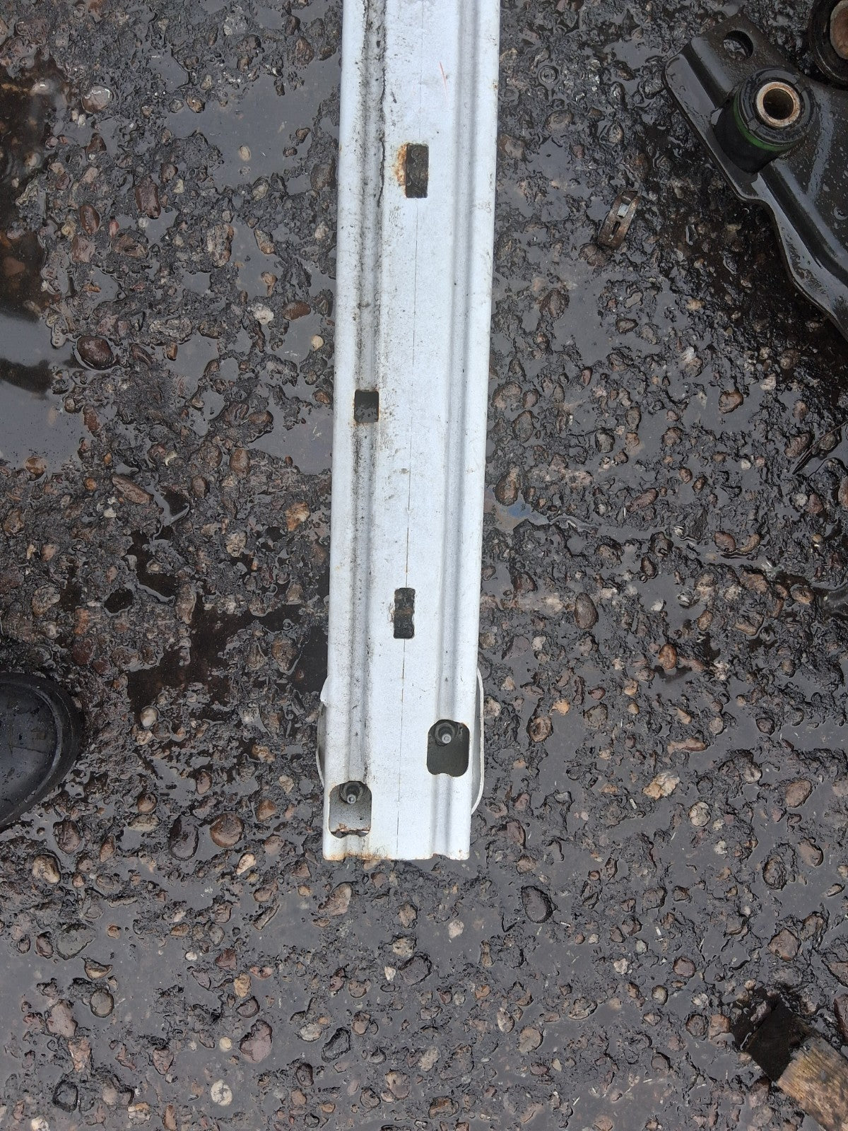 2016 NISSAN JUKE MK1 REAR CRASH BAR REINFORCEMENT BAR WHITE