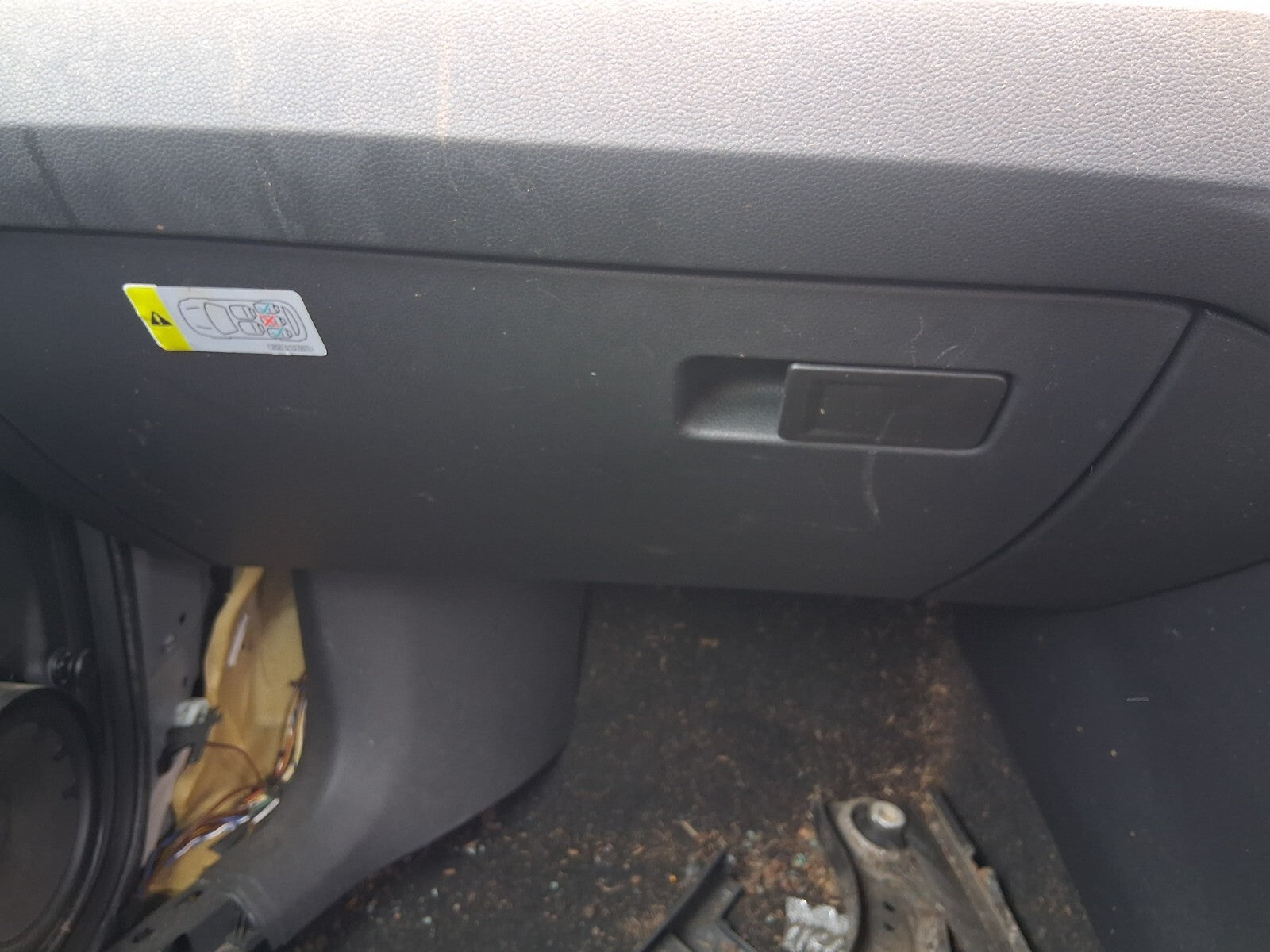 VW VOLKSWAGEN POLO 2018 MK6 DASHBOARD GLOVE BOX FRONT STORAGE COMPARTMENT