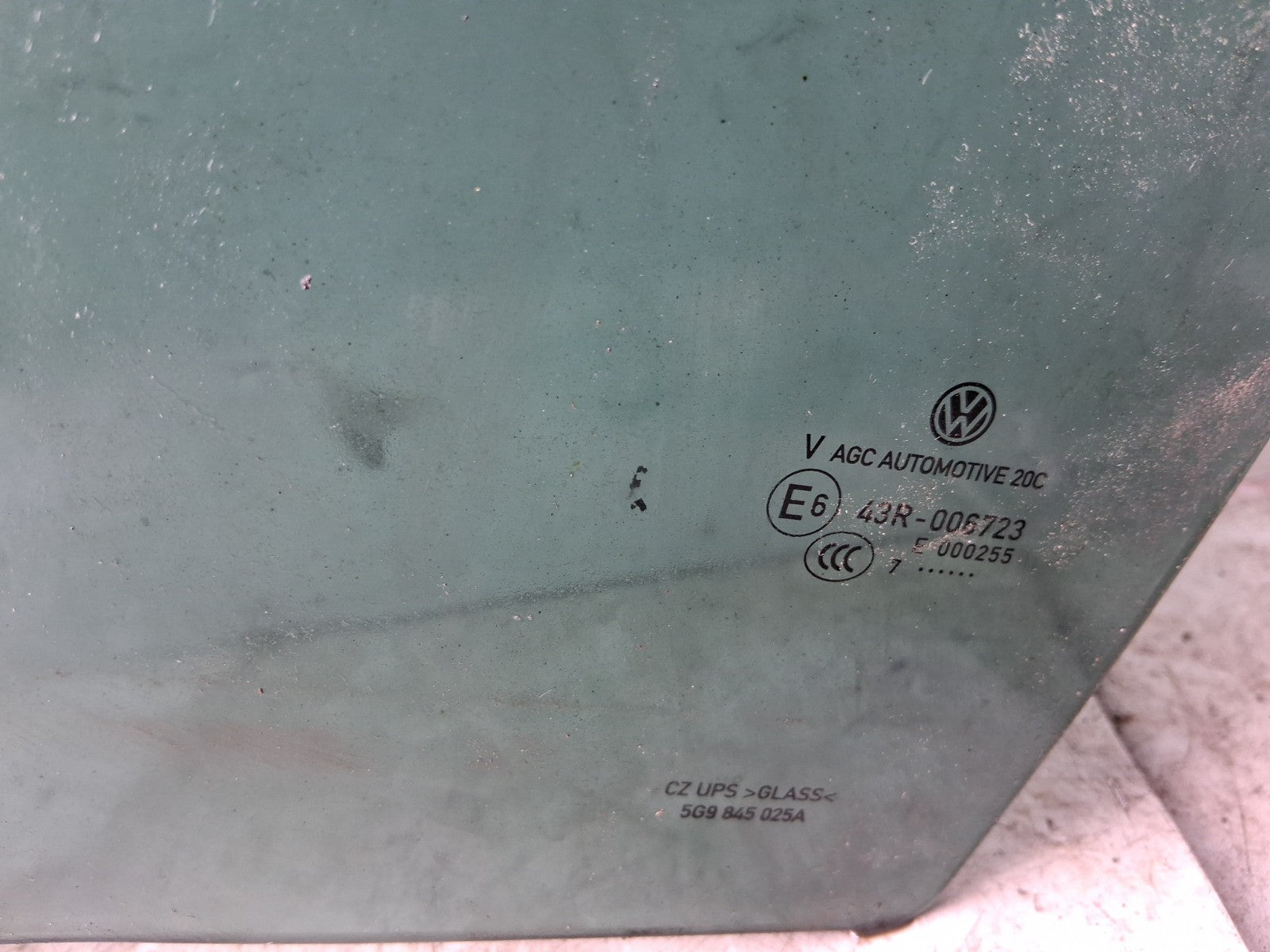 2017 VOLKSWAGEN PASSAT NSR PASSENGER SIDE REAR LEFT WINDOW GLASS 5G9845025A