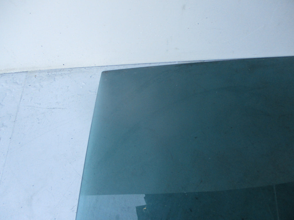 VW TIGUAN 2016 NSR PASSENGER SIDE REAR WINDOW GLASS