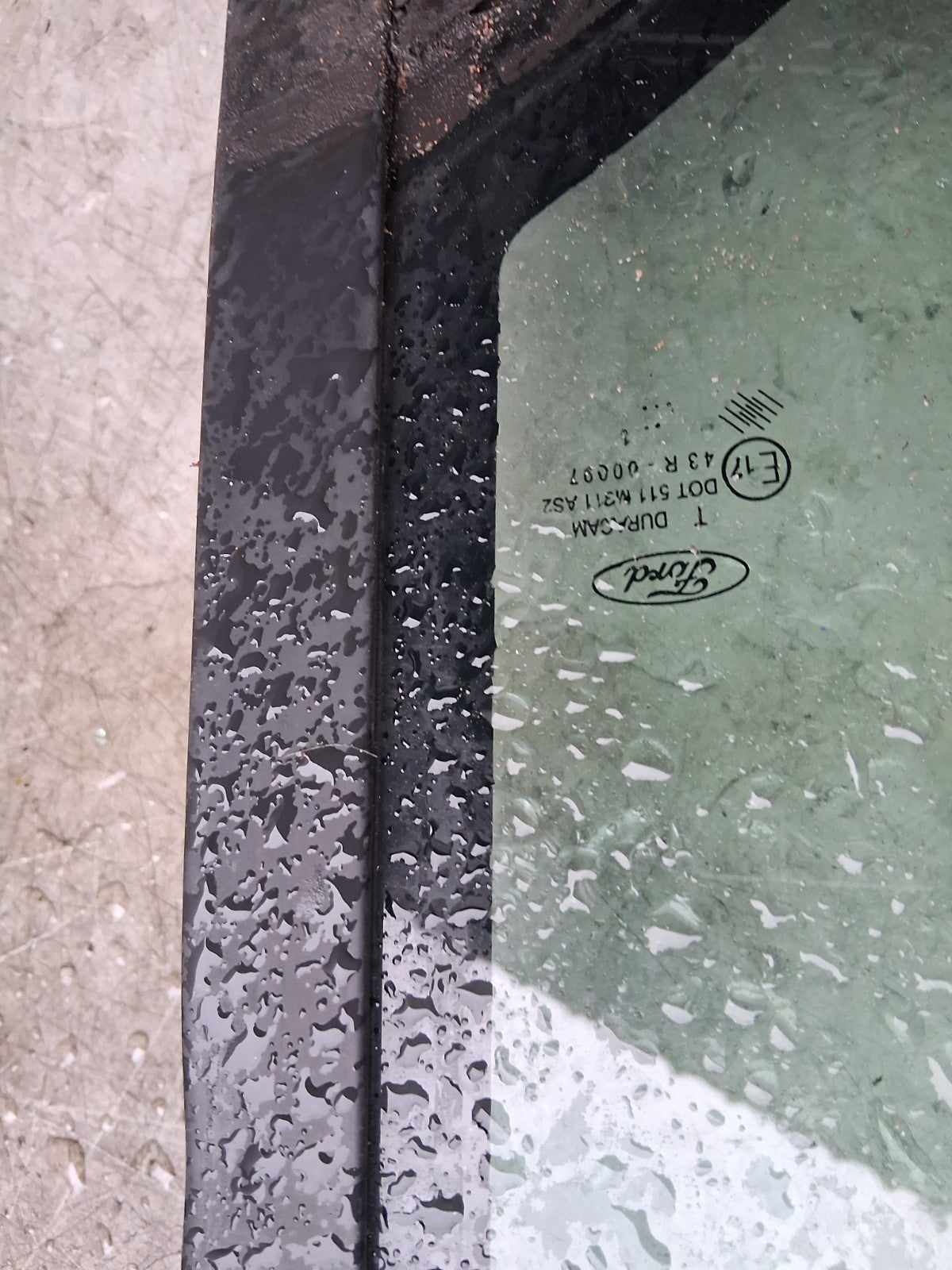2011 FORD CONNECT DOOR QUARTER WINDOW GLASS 43R-00097