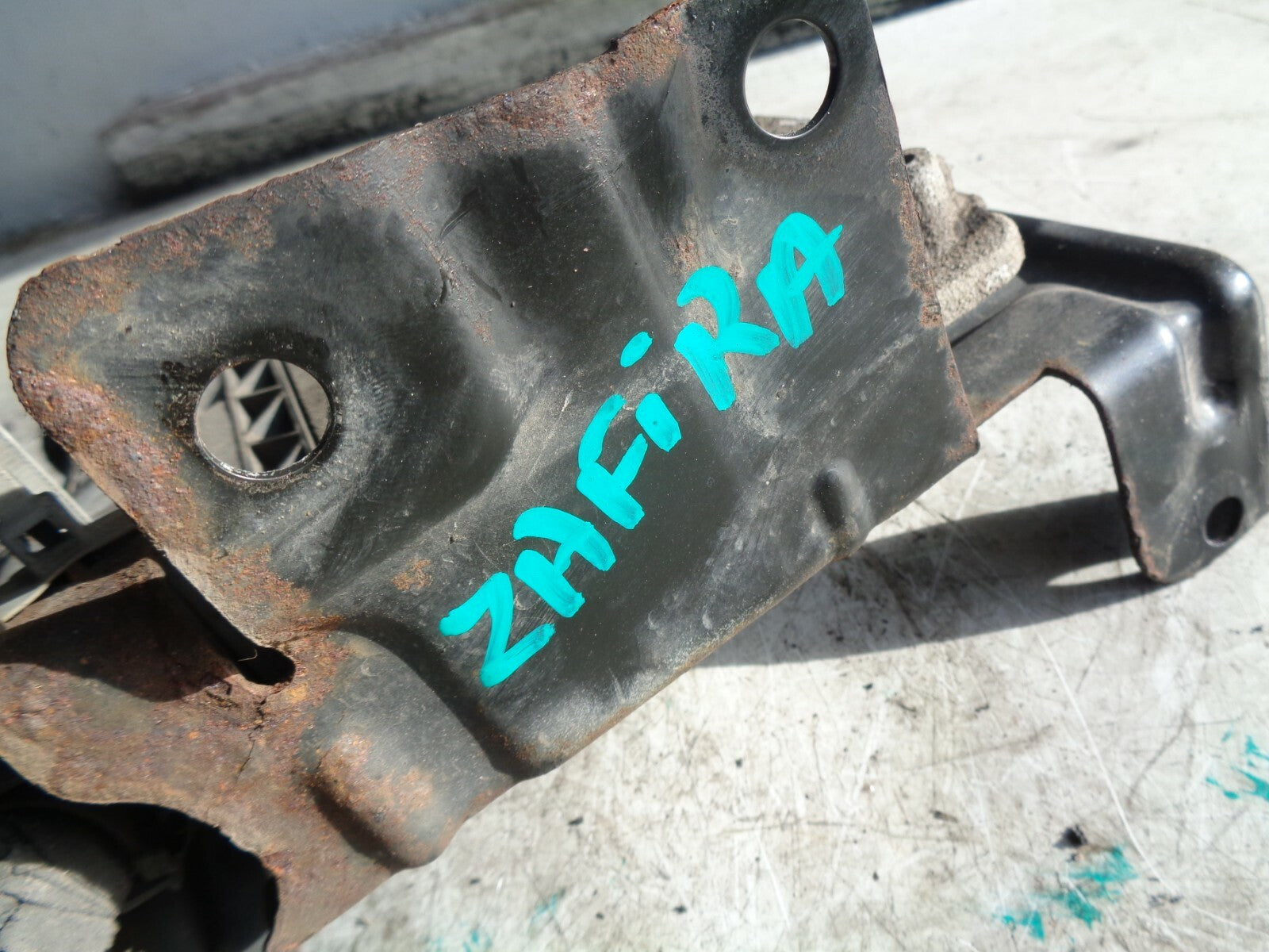 VAUXHALL ZAFIRA B ASTRA H 1.9 CDTI ENGINE CONTROL UNIT ECU 0281012549