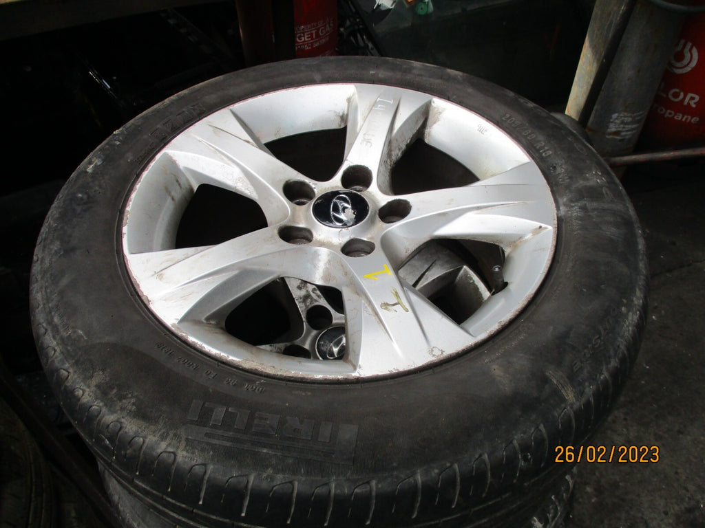 HYUNDAI I40 2012 16 INCH ALLOY WHEEL WITH TYRE 205/60R16 REF 1