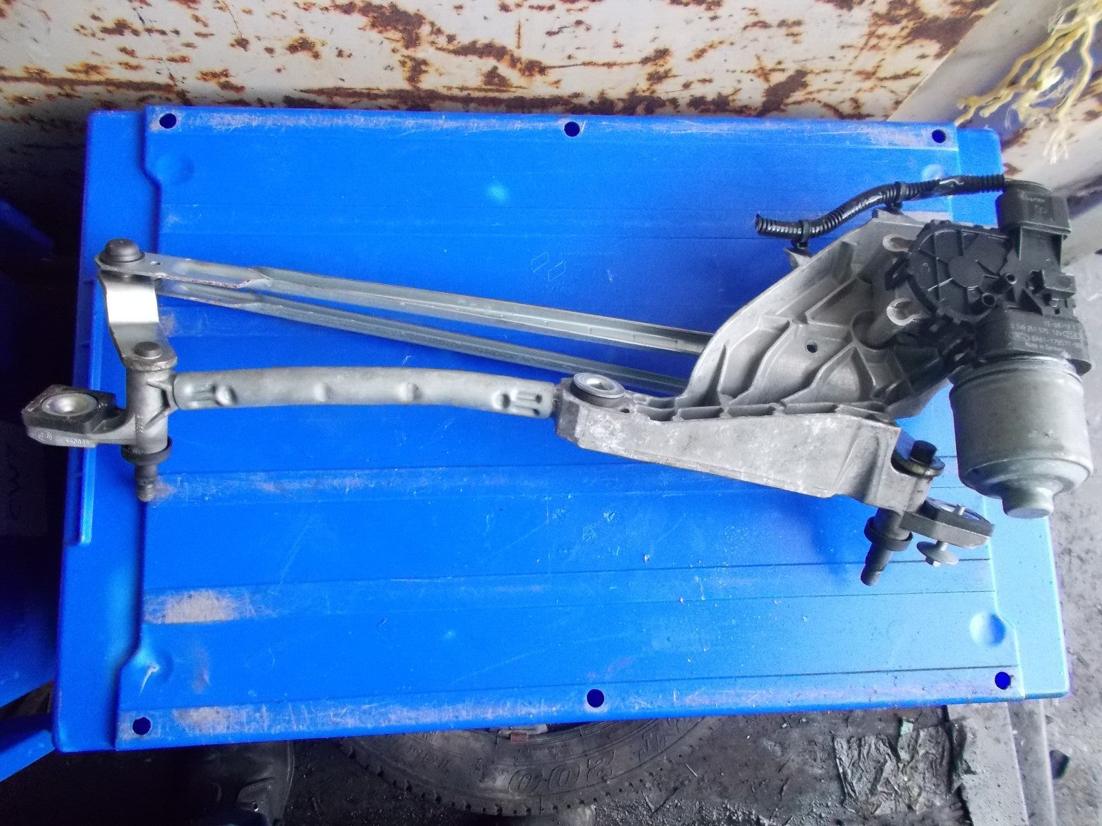 2015 FORD FIESTA MK6 FRONT WIPER LINKAGE & MOTOR 8A6117500BG