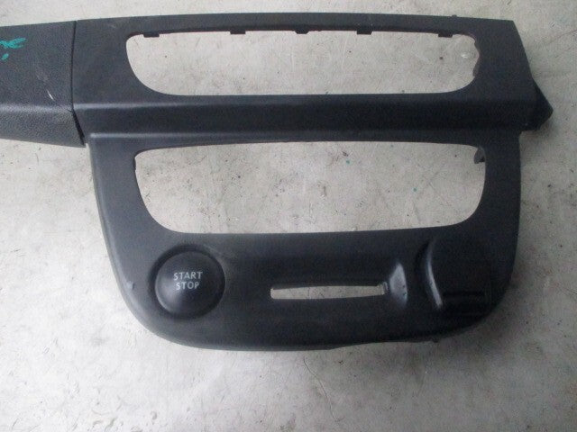 2015 RENAULT MEGANE START/STOP SWITCH & RADIO TRIM 682600003R