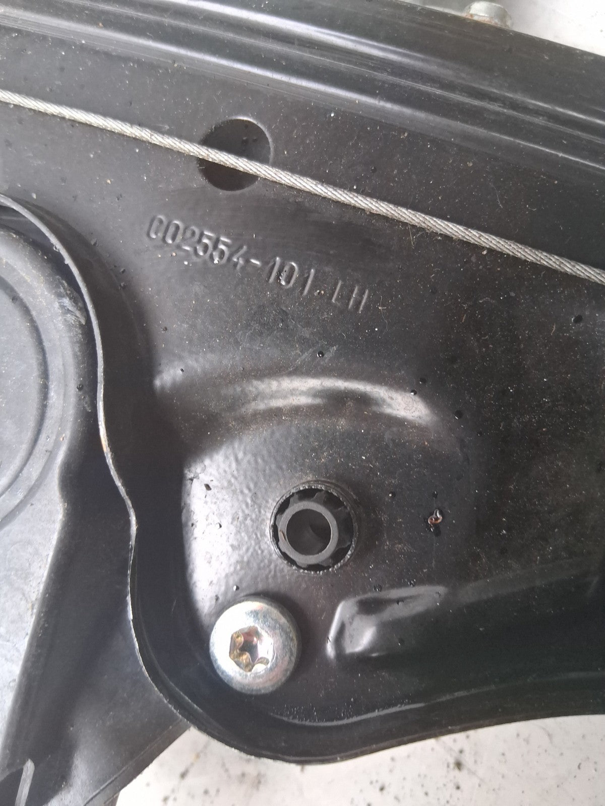 2015 VAUXHALL ADAM NSF NEAR LEFT PASSENGER SIDE FRONT WINDOW REGULATOR 966431200