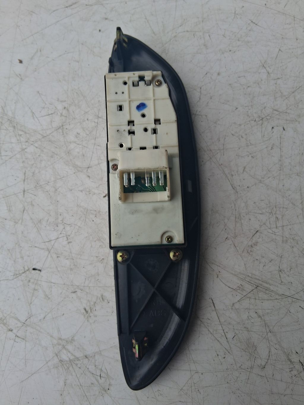 TOYOTA YARIS MK1 2004 OS DRIVER SIDE ELECTRIC WINDOW CONTROL SWITCH