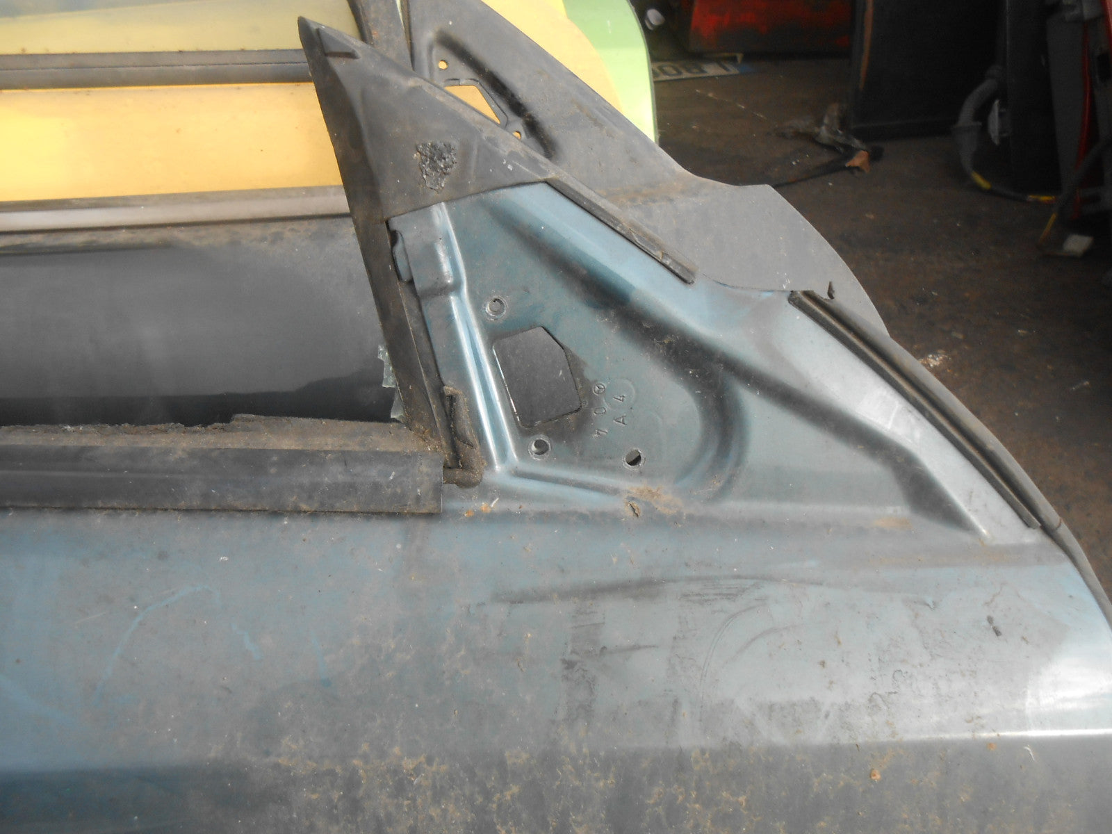 MERCEDES SL R230 2005 PRE FACELIFT OS DRIVER SIDE BARE DOOR SHELL GREEN BLUE
