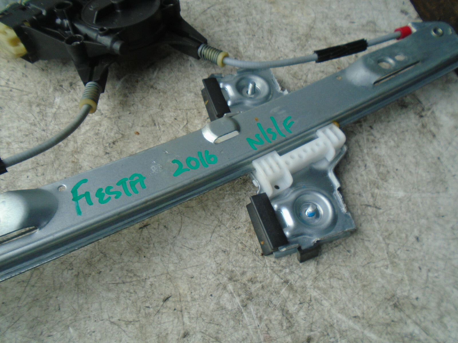 FORD FIESTA MK7 2016 3 DOOR NS PASSENGER SIDE WINDOW MOTOR REGULATOR 8A6114A389B