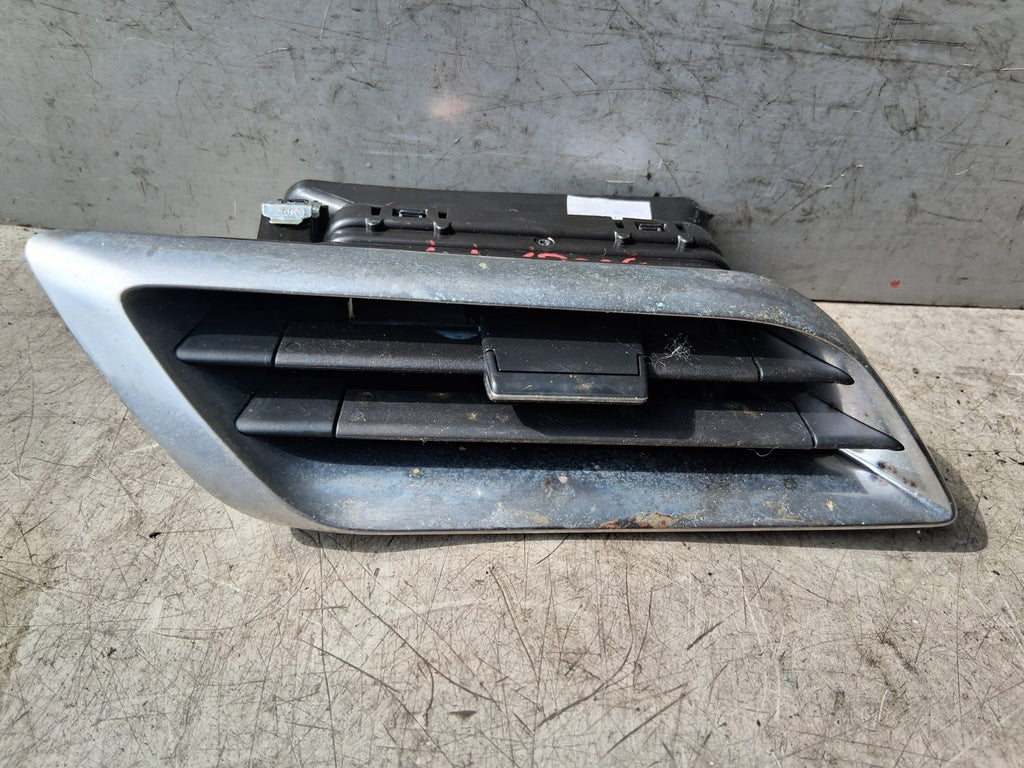 2019 PEUGEOT 5008 MK2 NSF PASSENGER SIDE FRONT LEFT AIR VENT 9815415780