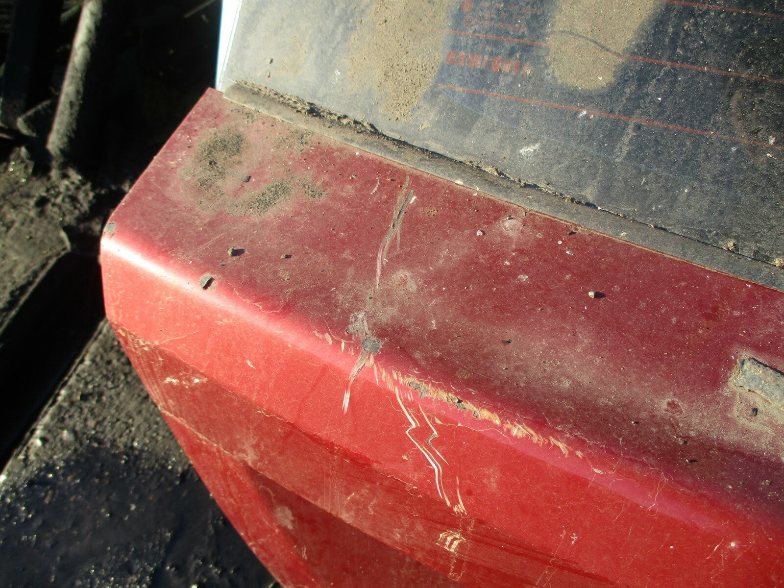 DODGE CALIBER 2008 COMPLETE REAR BOOT LID TAILGATE HATCH GLASS SPOILER IN RED