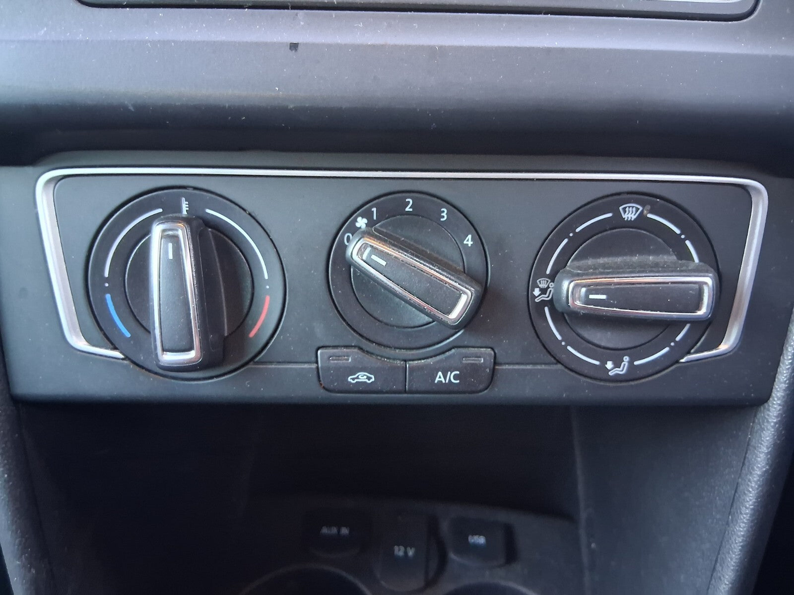 2017 VW VOLKSWAGEN POLO MK5 AC HEATER CLIMATE CONTROL SWITCH PANEL