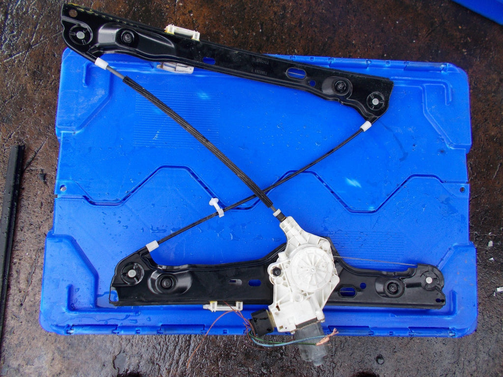 2007 BMW 320D SE OSF DRIVERS SIDE FRONT WINDOW REGULATOR & MOTOR 6927028