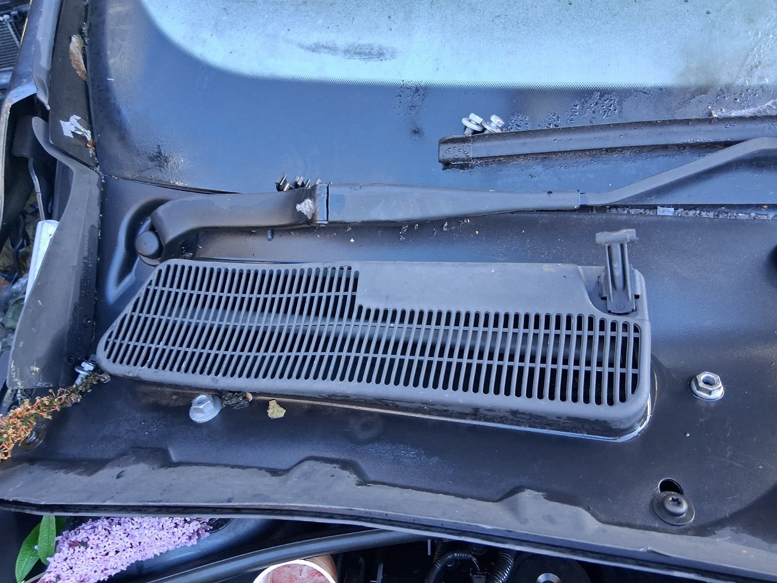 2009 FORD KUGA MK1 2.0 DIESEL FRONT WINDSCREEN WIPER MOTOR AND LINKAGES