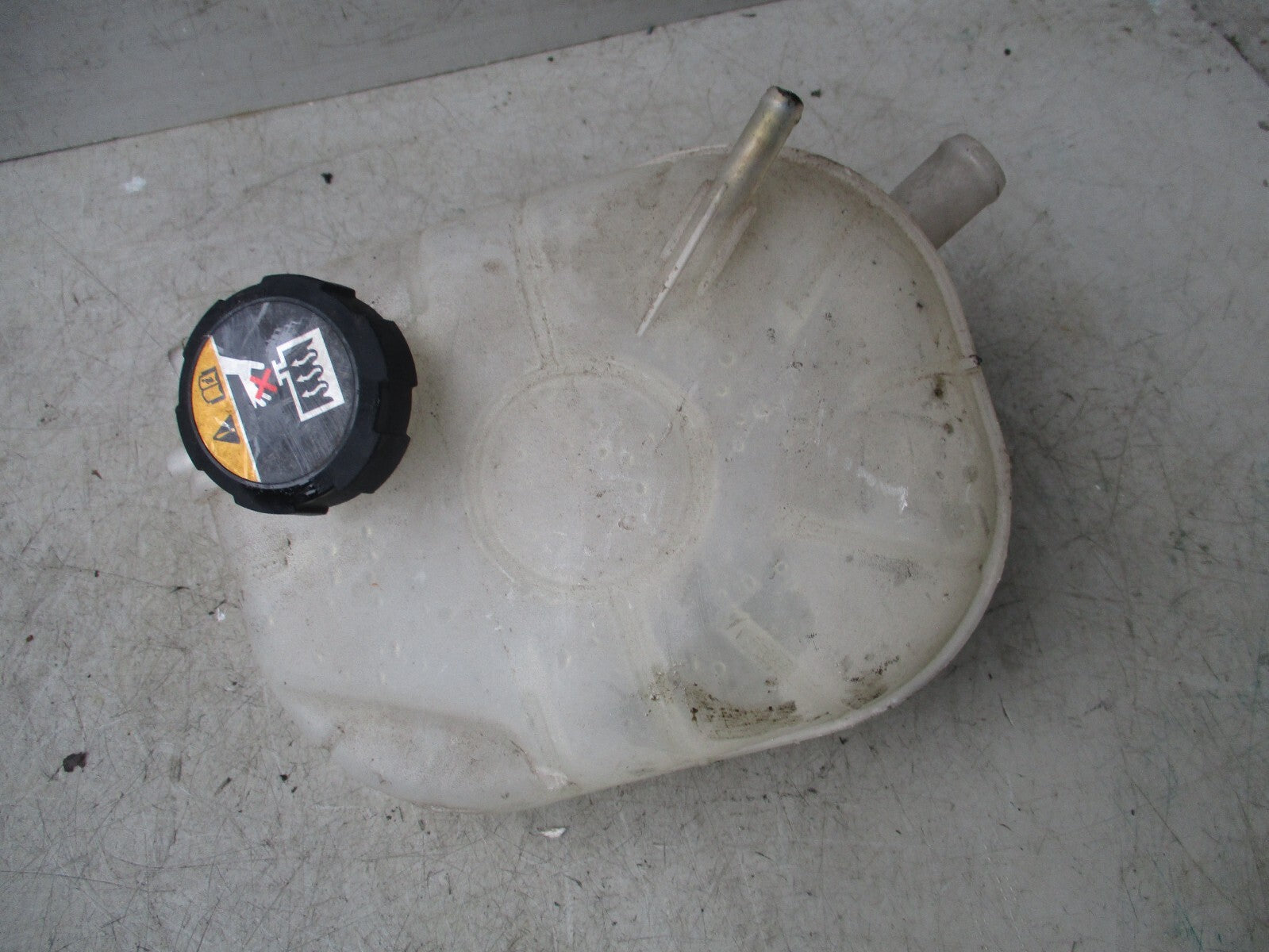 KIA CEED MK3 2019 COOLANT TANK OVERFLOW EXPANSION TANK RESERVOIR