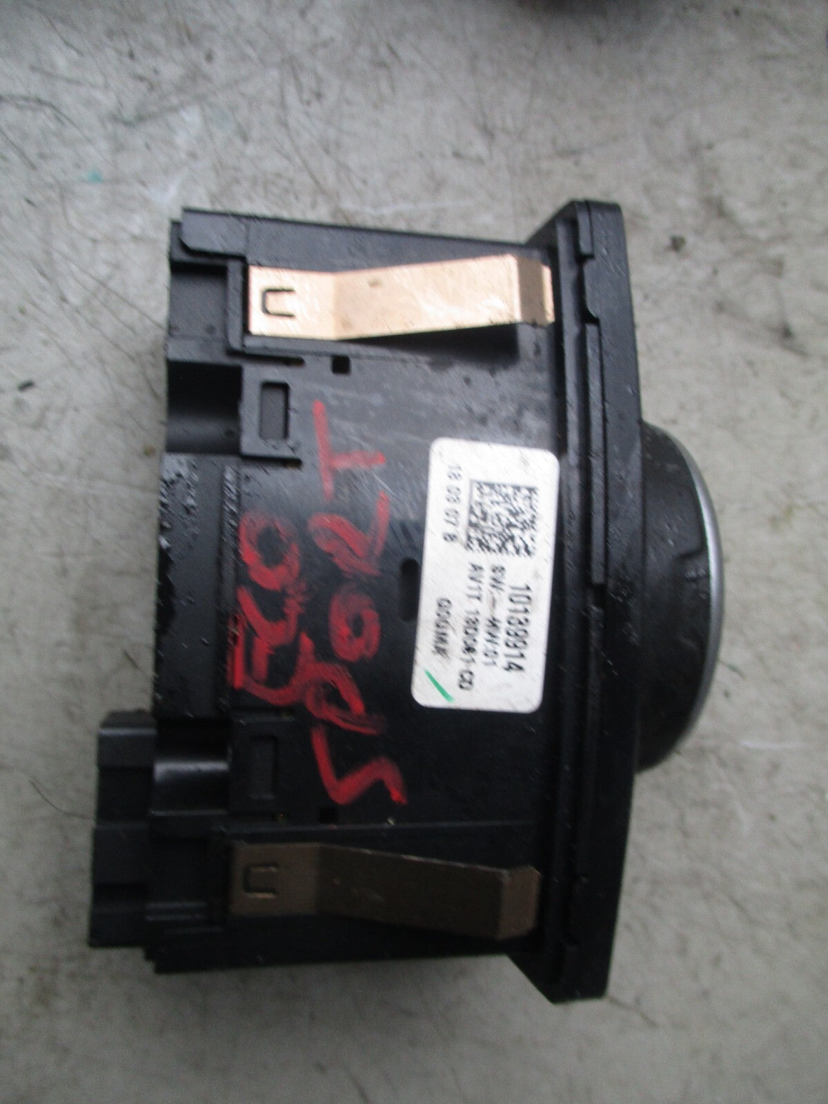 FORD ECOSPORT HEADLIGHT FOG LIGHT CONTROL SWITCH AV1T13D061CD