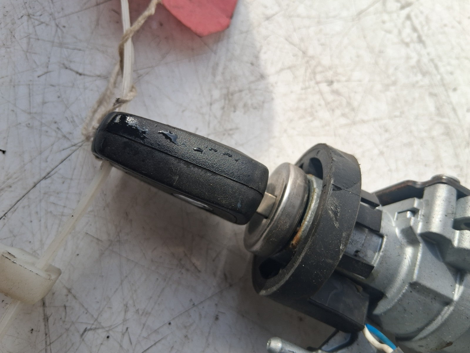 2015 VAUXHALL ADAM UPPER STEERING COLUMN & IGNITION BARREL 13496325