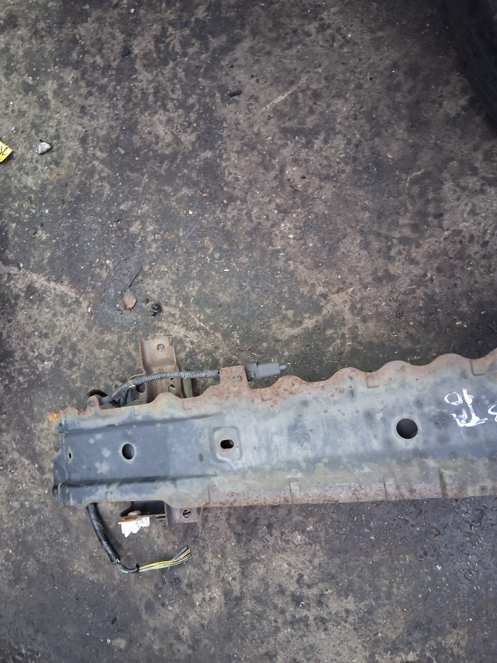 2010 FORD FIESTA MK7 FRONT BUMPER REINFORCEMENT CRASH BAR
