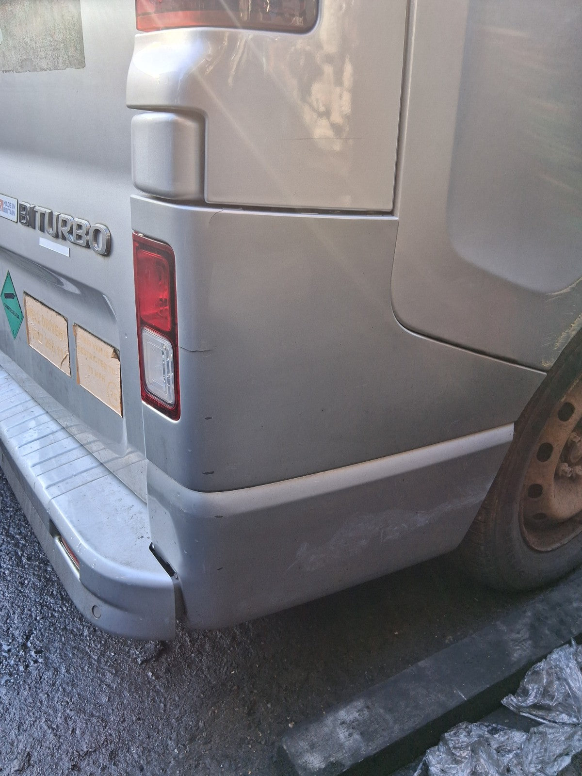 2017 VAUXHALL VIVARO MK2 OSR DRIVER SIDE REAR RIGHT BUMPER CORNER SILVER L193