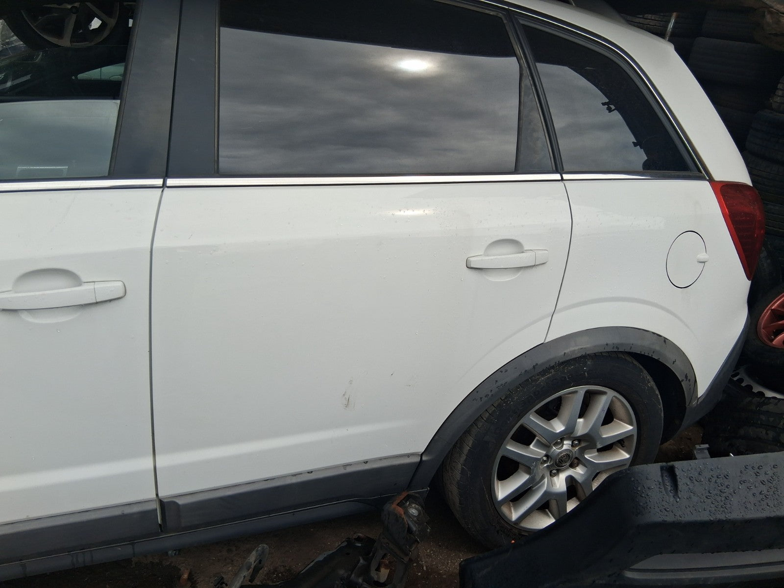 2015 VAUXHALL ANTARA MK1 NSR PASSENGER SIDE REAR COMPLETE DOOR WHITE GAZ