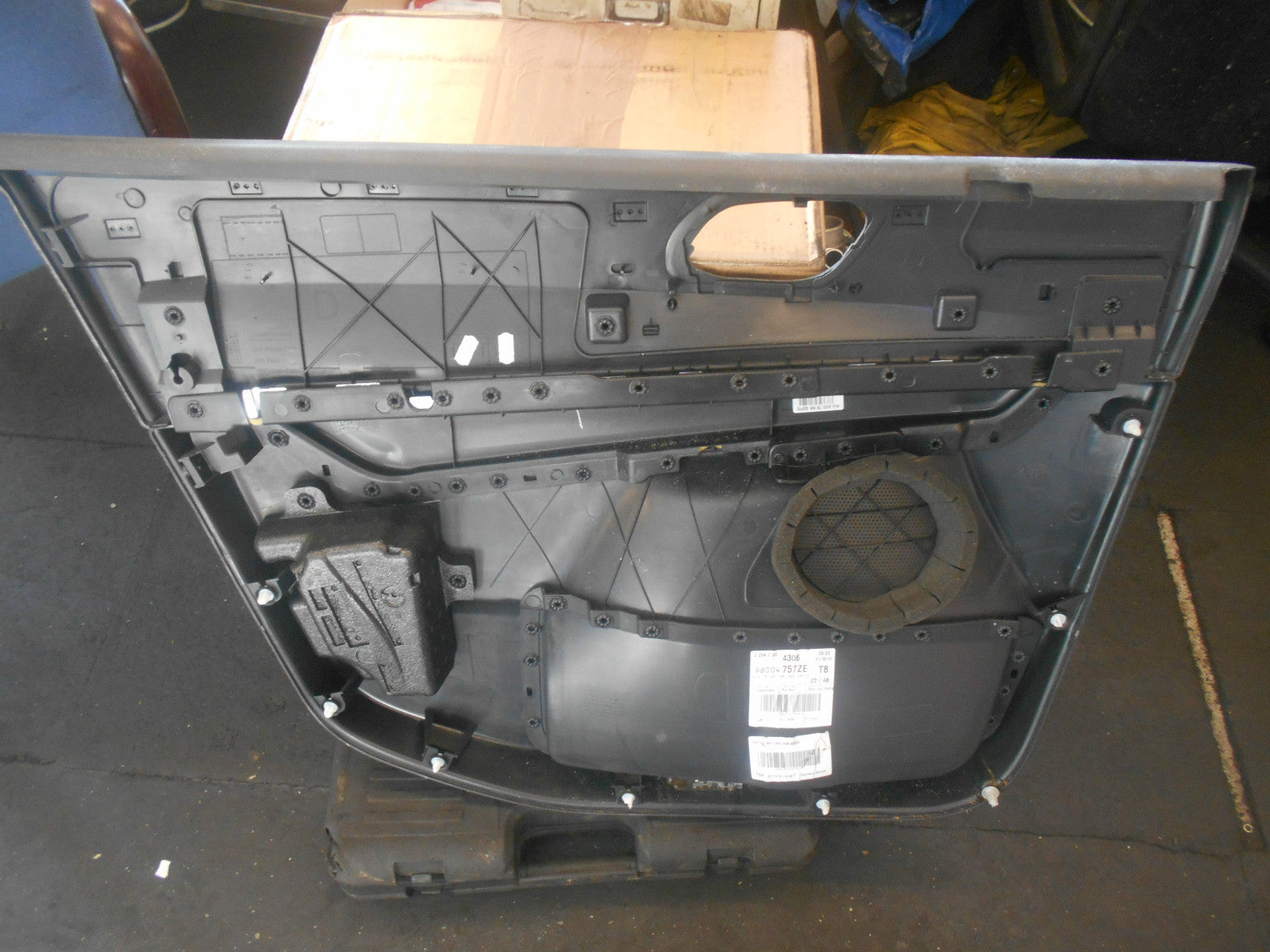 PEUGEOT 5008 2015 MPV OSF DRIVER SIDE FRONT DOOR CARD PANEL 9683035577