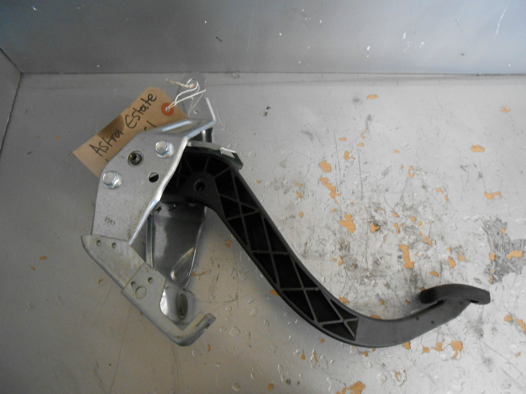 VAUXHALL ASTRA MK5 ESTATE 2009 1.7 CDTI BRAKE PEDAL ASSEMBLY 28870 Z17DTR