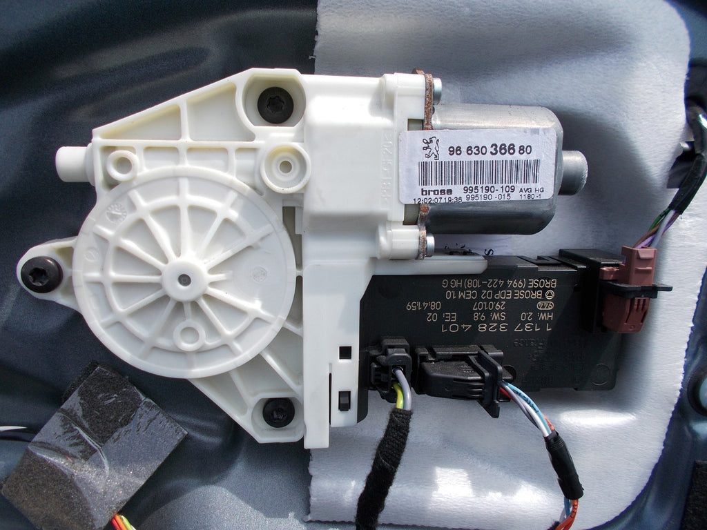 2007 PEUGEOT 407 SW ESTATE NSF PASSENGER SIDE FRONT WINDOW MOTOR 9646595580