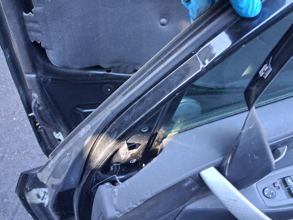 2004 BMW X3 E83 OSF DRIVER SIDE FRONT RIGHT COMPLETE DOOR BLACK