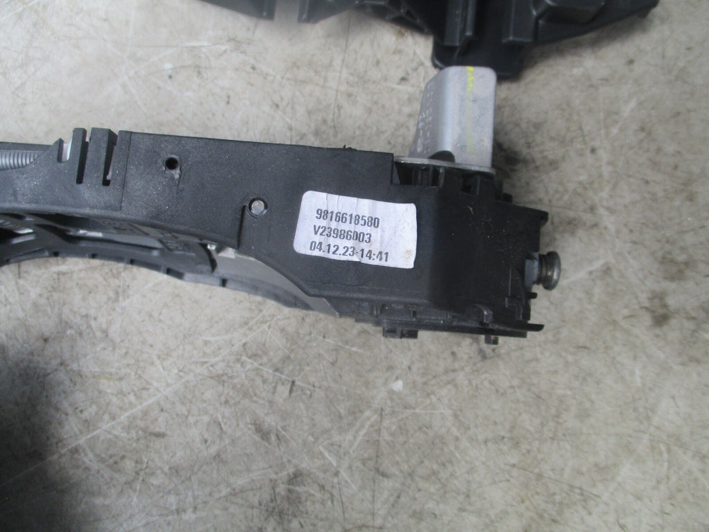 2023 VAUXHALL GRANDLAND NSF PASSENGER SIDE FRONT DOOR HANDLE & MECH 9816618580