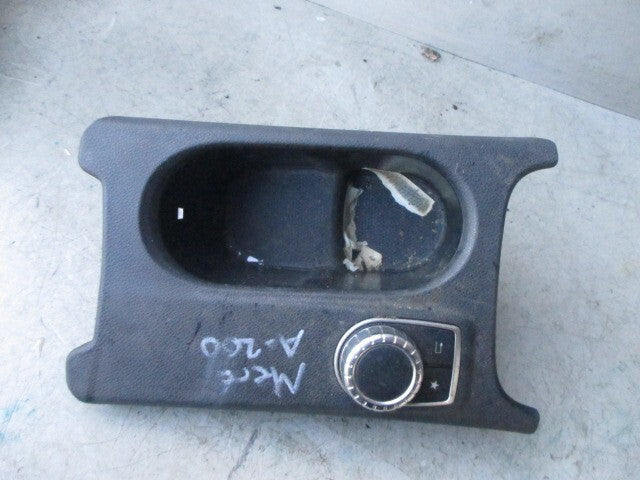 2018 MERCEDES A CLASS W176 MULTIMEDIA CONTROL SWITCH & CUP HOLDER A2469009815