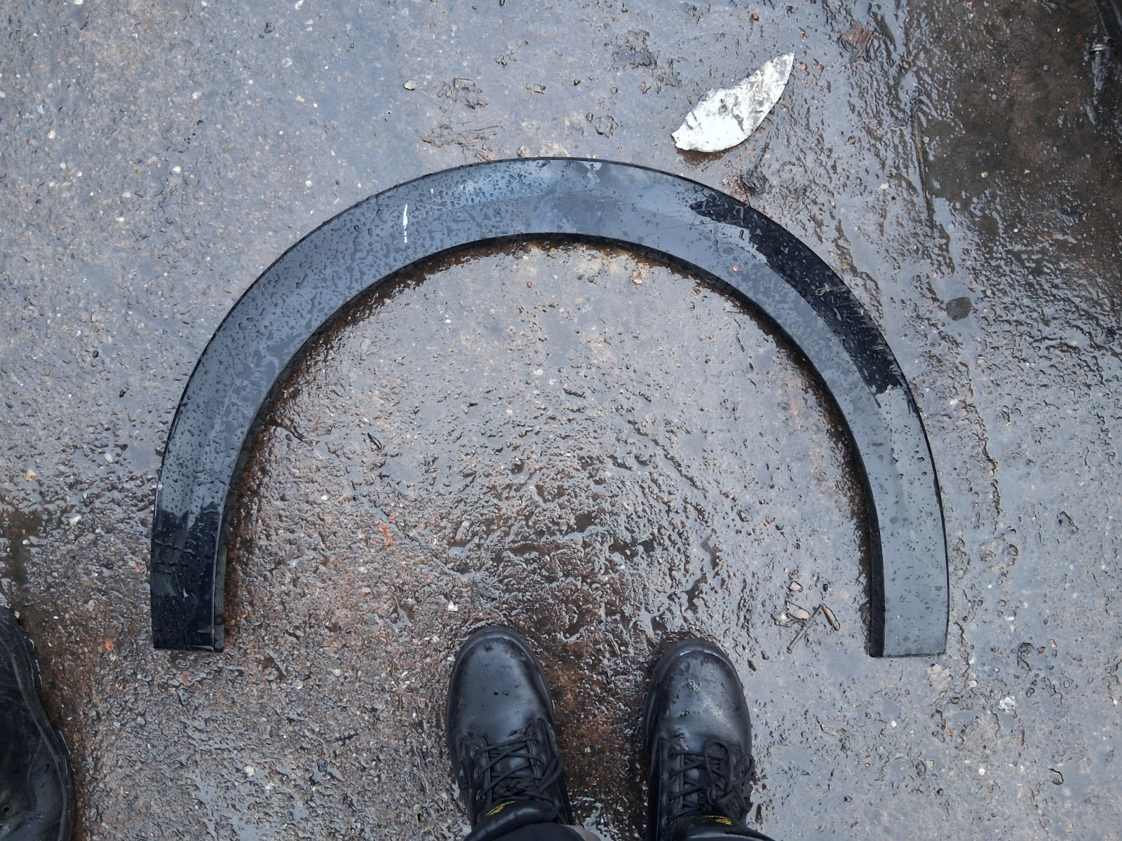 2017 PEUGEOT 308 MK2 OSR DRIVER SIDE REAR RIGHT WHEEL ARCH TRIM 98247224XY