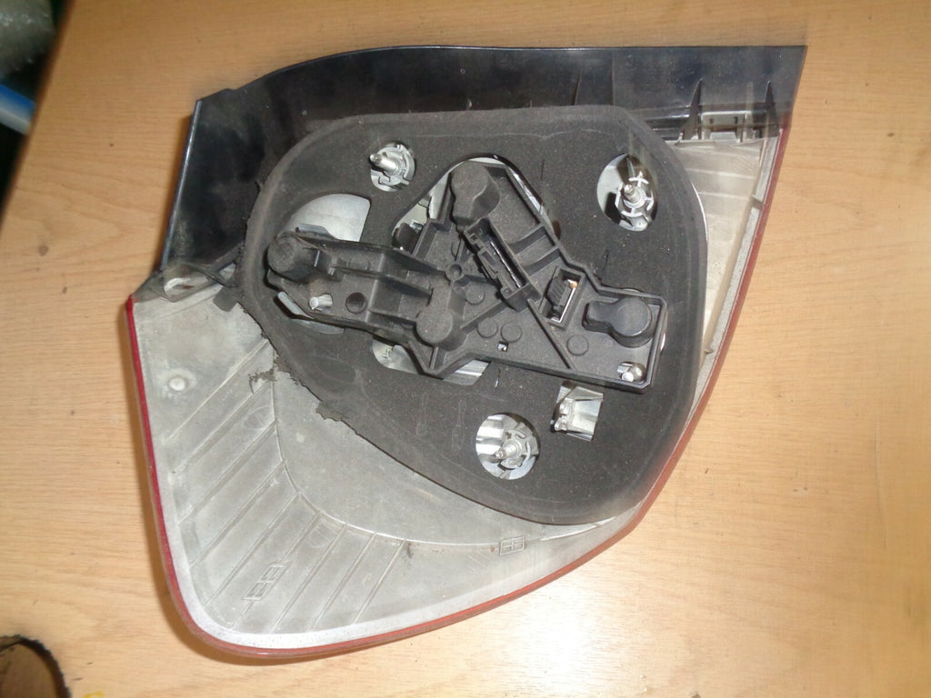 BMW 1 SERIES E87 2005 OS DRIVER SIDE REAR TAIL LIGHT