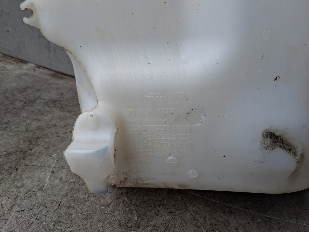 2023 RENAULT MASTER MK3 FRONT WINDSCREEN WASHER BOTTLE RESERVOIR 2891000028R