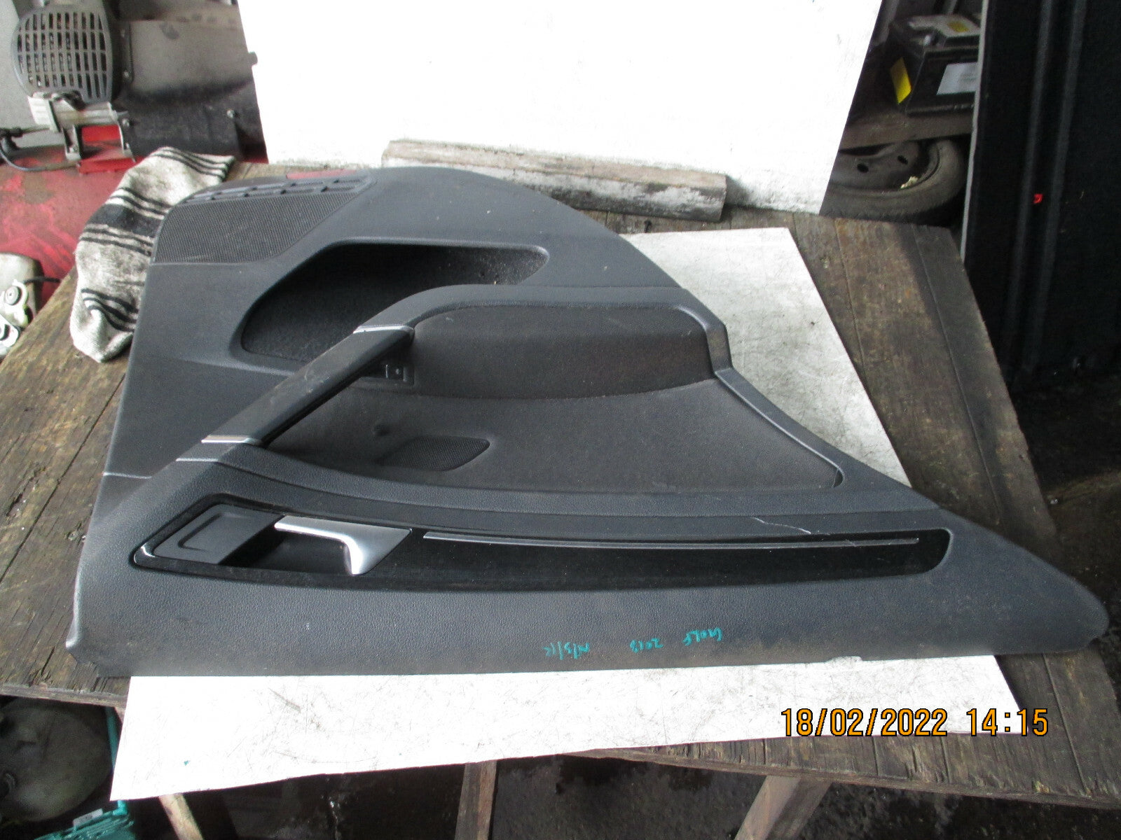 VW VOLKSWAGEN GOLF MK7 2018 NSR PASSENGER SIDE REAR PLASTIC DOOR CARD PANEL