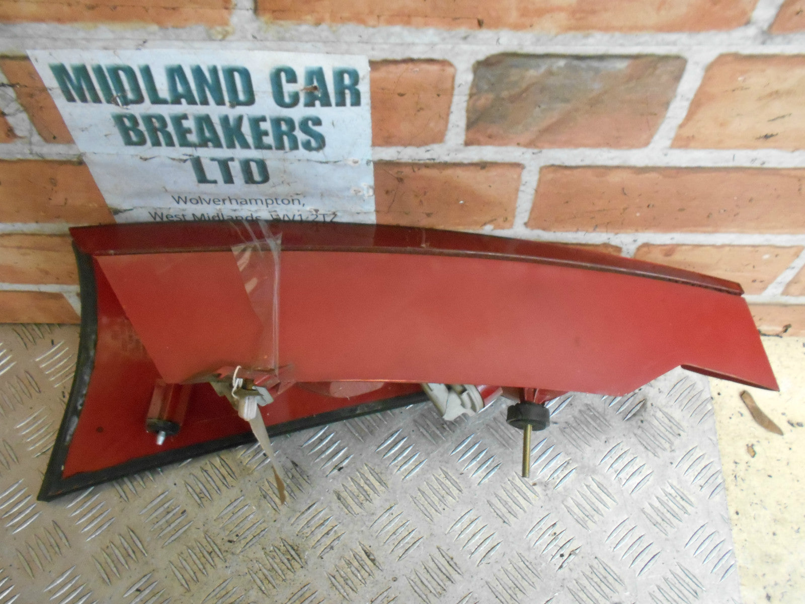 FORD FOCUS MK1 2000 OSR DRIVER SIDE REAR BRAKE LIGHT ASSEMBLY